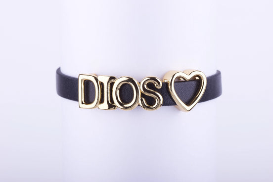 Pulsera cristiana, regalos religiosos modernos, joyería de fe, pulsera Dios, accesorios espirituales.

Pulsera cuero mujer, brazalete letras doradas, accesorios con mensaje, God bracelet, joyería religiosa juvenil.