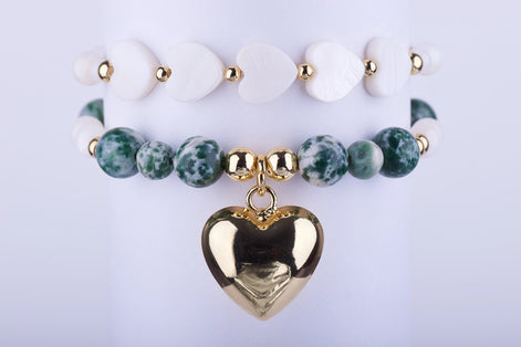 Transforma tu estilo y lleva un mensaje de amor en tu muñeca. La Pulsera "Amor Eterno" no es solo un accesorio, es una declaración. ¡Añádela a tu colección o sorprende a esa persona especial hoy mismo! Stock limitado.