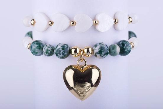 Transforma tu estilo y lleva un mensaje de amor en tu muñeca. La Pulsera "Amor Eterno" no es solo un accesorio, es una declaración. ¡Añádela a tu colección o sorprende a esa persona especial hoy mismo! Stock limitado.