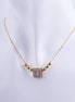 Collar bañado en oro con dije cuadrado de zirconias brillantes y esferas doradas sobre cadena veneciana fina