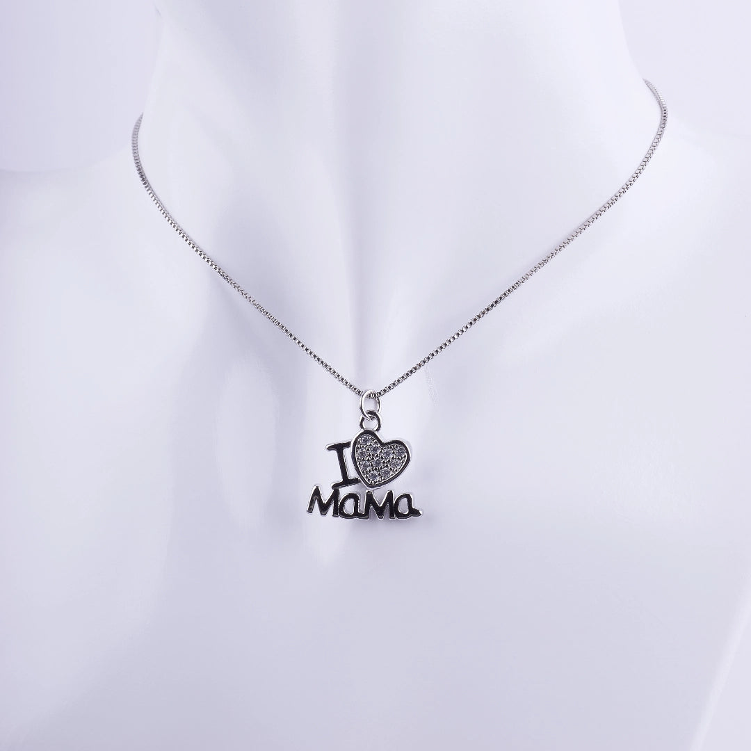 Collar plateado con dije I Love Mama y corazón brillante de zirconias sobre cadena tipo veneciana. Joyería de regalo para madres.