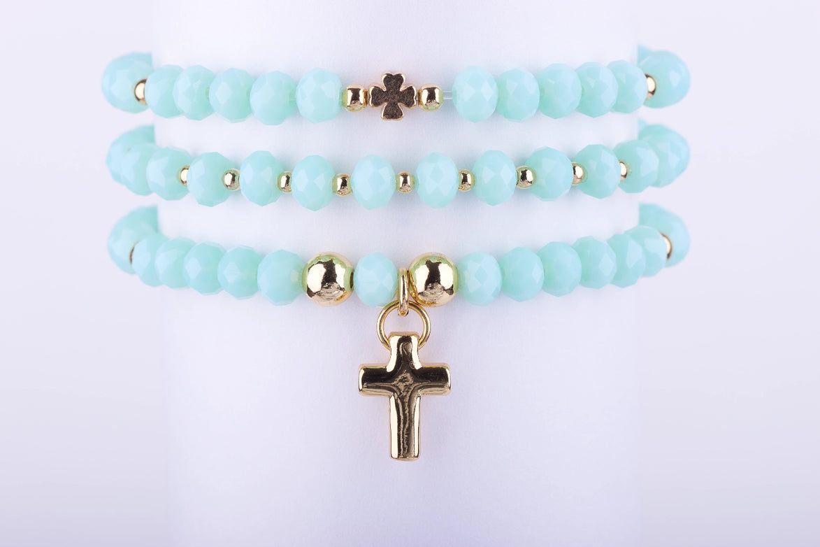 pulsera tres hileras cuentas cristal menta dijes cruz dorado 