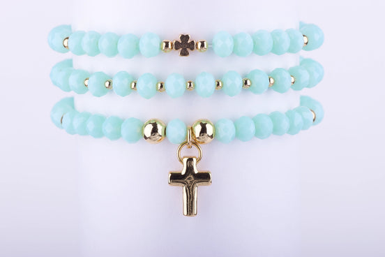 pulsera tres hileras cuentas cristal menta dijes cruz dorado 